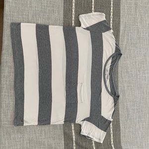 Brand: American Eagle size: xs color: gray land white